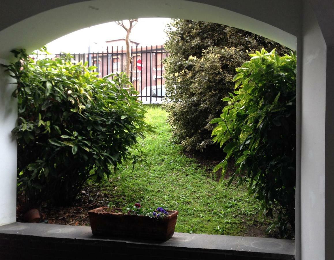 Appartamento Blu A Milano Zona Ripamonti Vicino Allo Ieo Exterior foto